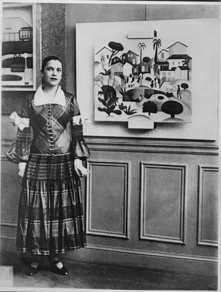 Tarsila do Amaral no vernissage na Galeria Persier, 7 jun. 1926; foto: Fundo Mário de Andrade, IEB-USP